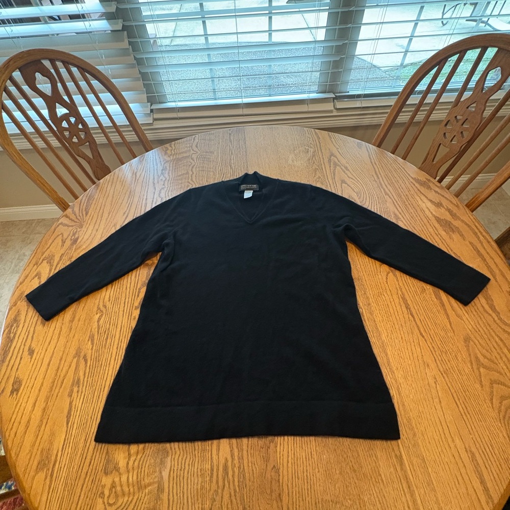 Jones  New York Vintage 90’s Preppy Black Cashmere Sweater 1X V-Neck